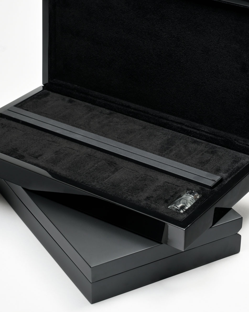 Pack away your scent strips in stylish cases